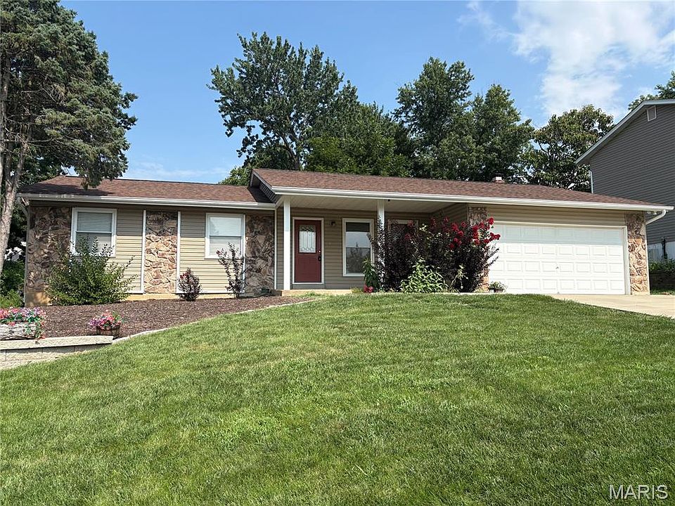 1st image of 606 Willow Wood Ct
