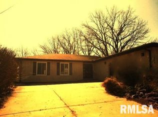 1406 W Queens Court Rd, Peoria, IL 61614