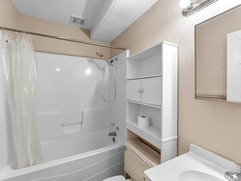 1520 E Fortuna St #4 — Photo 2