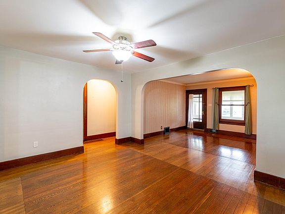 5th image of 1620 Wood St