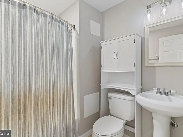 8212 Silverton Ct — Photo 21