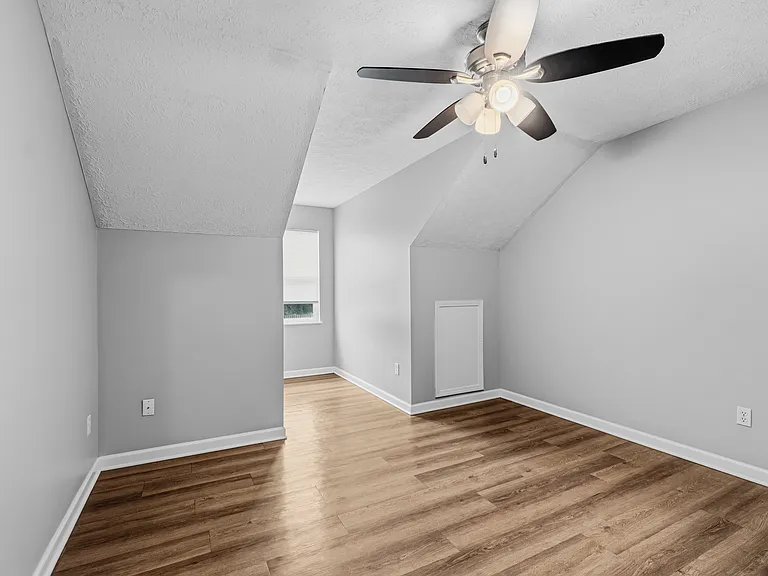 22074 Marberry Cmns — Photo 12