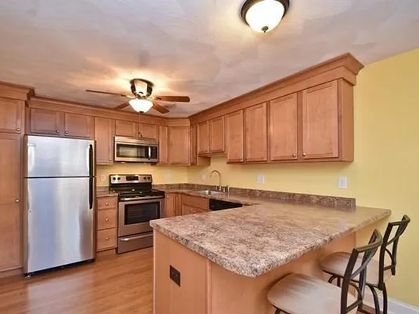 1105 Lexington St Unit 3-2, Waltham, MA 02452