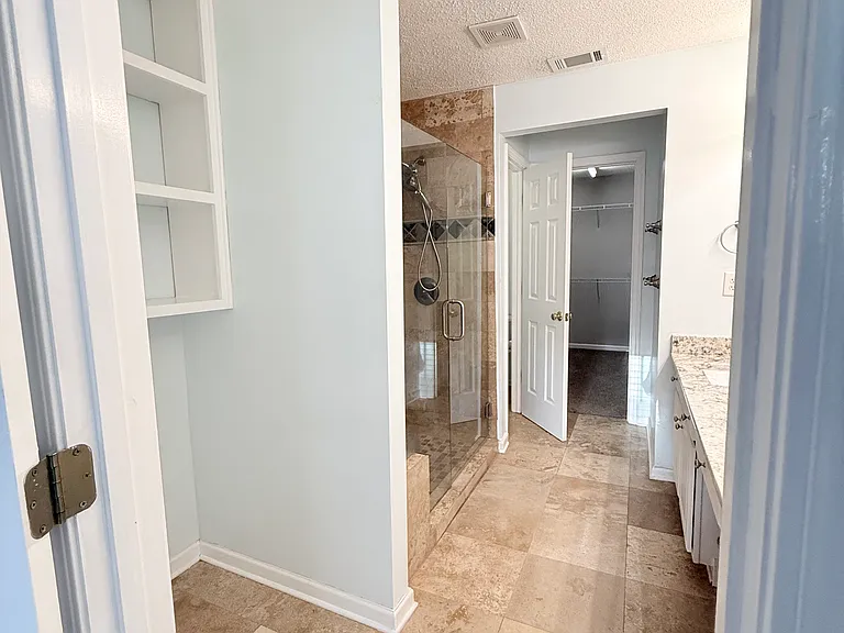 240 Regent Sq — Photo 48