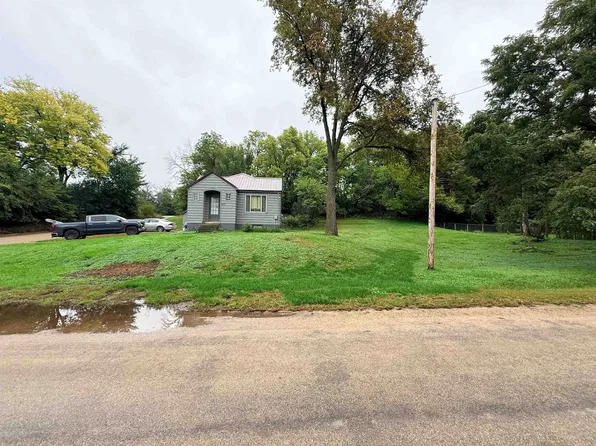 613 4th St, Sioux Rapids, IA 50585