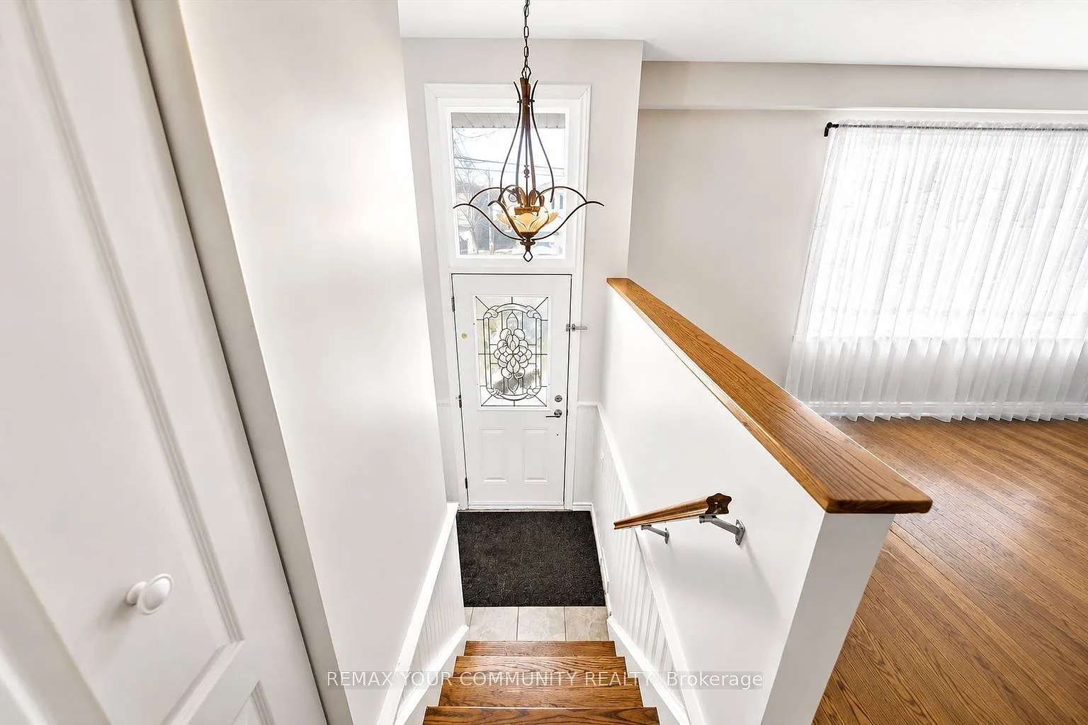 3 bed, $2,200 — Photo 2