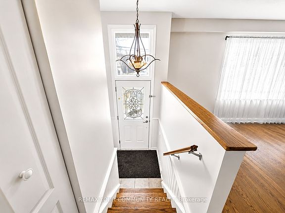 2nd image of 376 Agar Ave