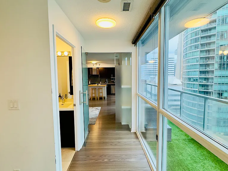 352 Front St W #1007 — Photo 12