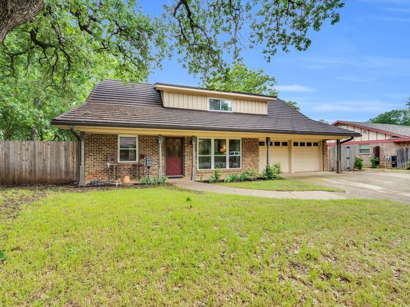 1821 Signet Dr, Euless, TX 76040