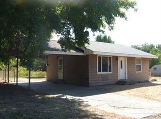 206 N Alton Ave, Glenns Ferry, ID 83623