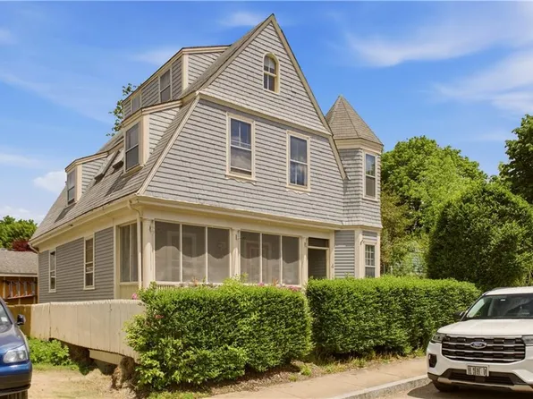 4 Dresser St, Newport, RI 02840