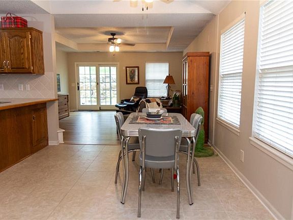 3rd image of 15668 Meadow Ct
