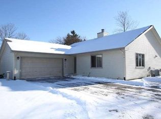 3015 W Mequon Rd, Mequon, WI 53092