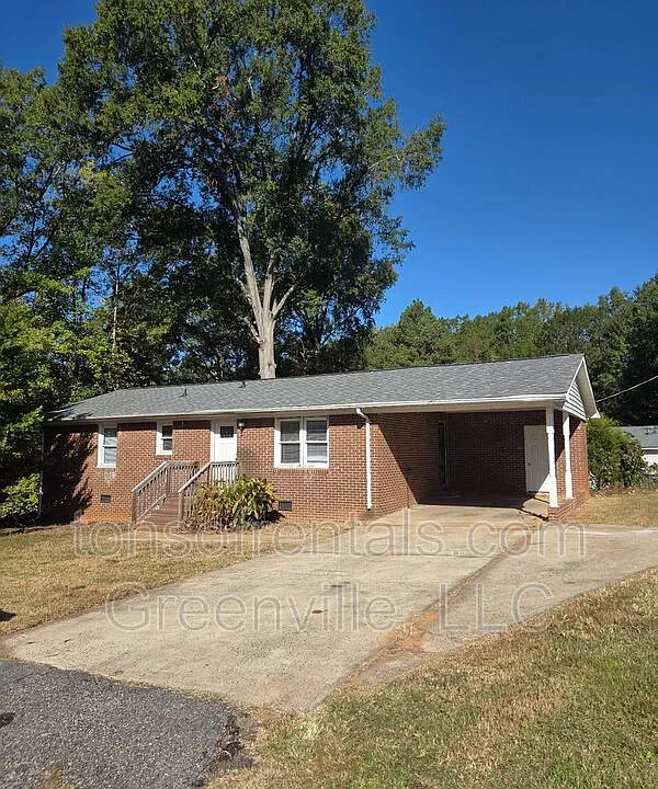 605 Littlejohn St