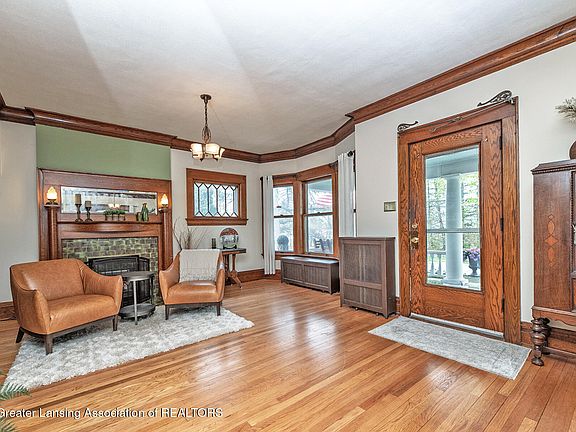 5th image of 505 E Walker St
