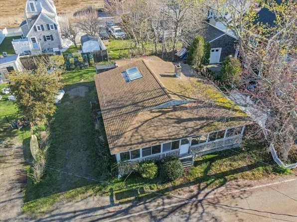 64 Central St, Marshfield, MA 02050