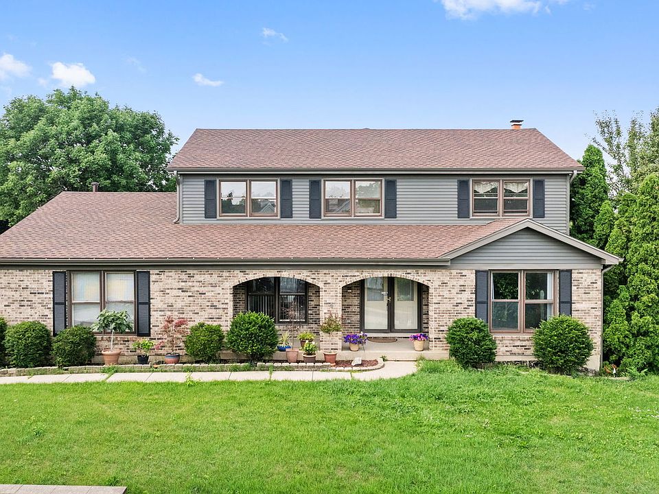 1st image of 160 Farmgate Dr