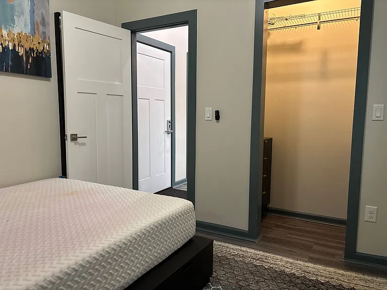 44 E Utica St — Photo 11