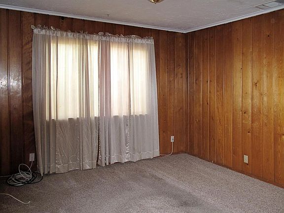 2nd image of 1600 Carolyn St