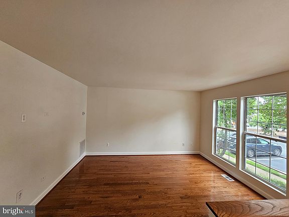 4th image of 1847 Wigglesworth Way