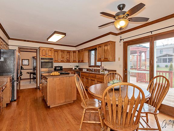5th image of 4023 Kenwood Ave
