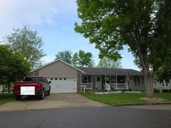 458 Kelly St NW, New Philadelphia, OH 44663