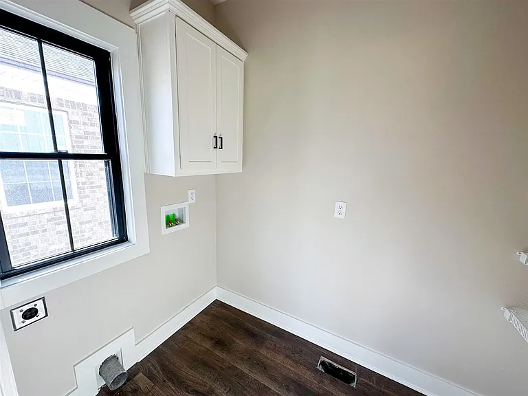 1184 County House Ln — Photo 13