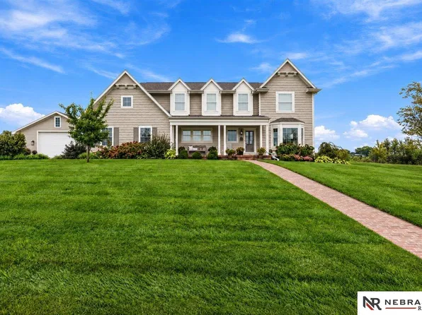 4355 Big Sky Cir, Fort Calhoun, NE 68023