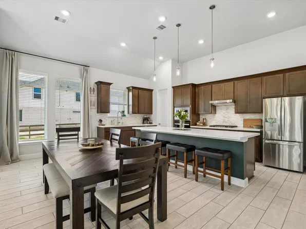 737 Satterwhite Farms Ln, Magnolia, TX 77354