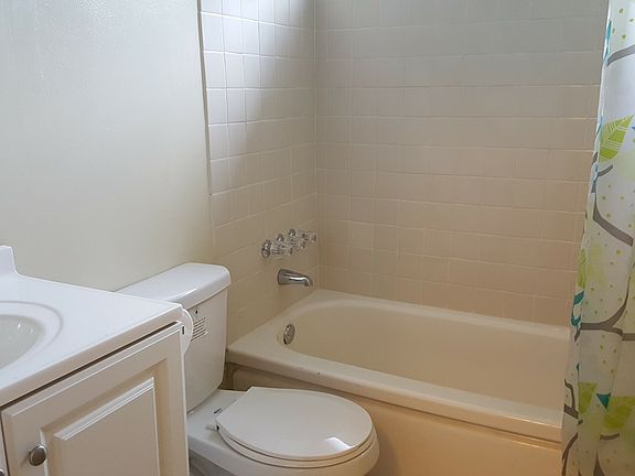 5th image of 7545 N Hollywood Way #3