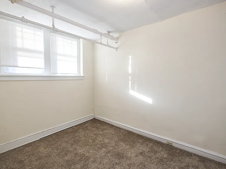 Santa Rosa Apartments — Photo 16