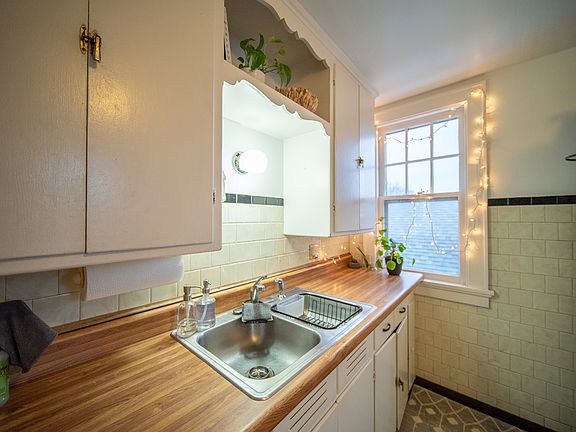 4th image of 3045 N Bartlett Ave