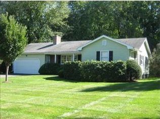 33 Sheerman Ln, Amherst, MA 01002