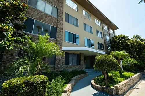 350 N Crescent Drive Photo 1