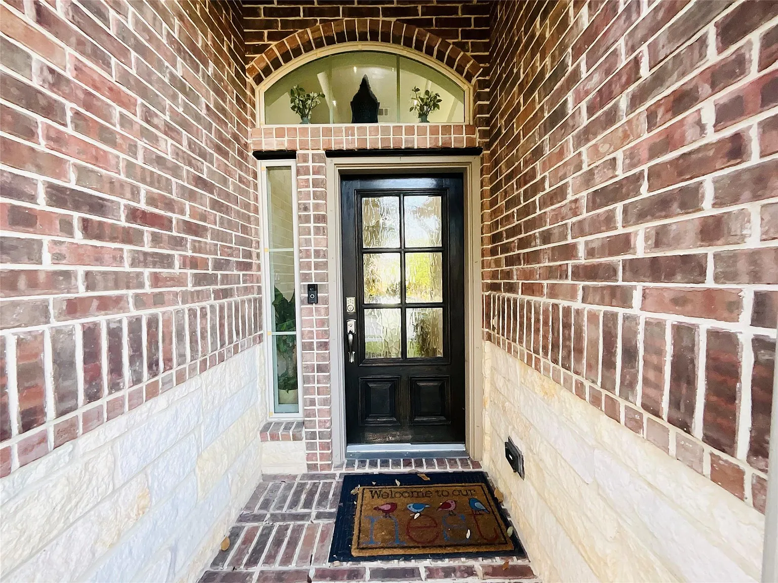 4 bed, 2.5 bath, 2329 sqft, $2,750 — Photo 3