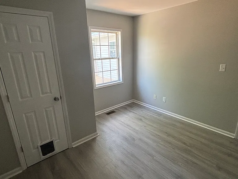 405 E Oakwood St — Photo 17