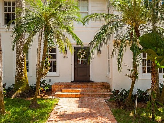 Charming front entrance