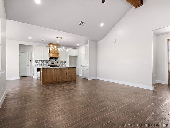 4th image of 6146 Slim Pickens Ln