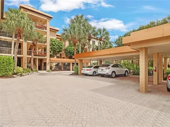 6770 Pelican Bay Blvd APT 213, Naples, FL 34108