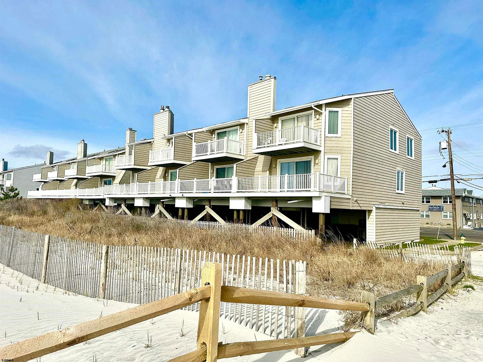 3 bed, 2.5 bath, $5,000 — Photo 1