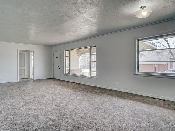 4th image of 1116 Klabzuba Ave