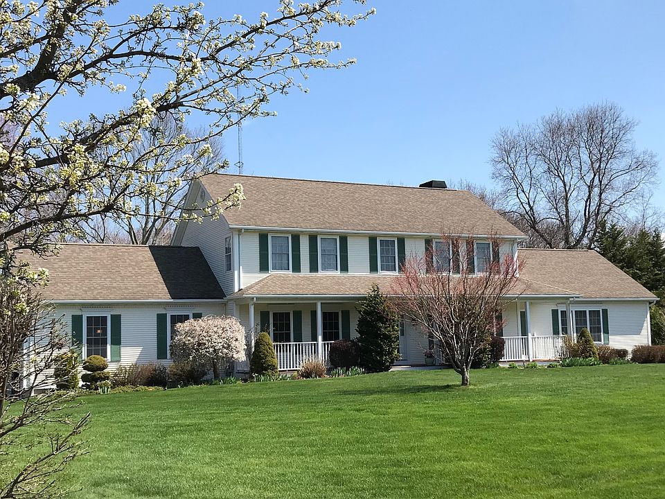1st image of 24 Lauren Ct