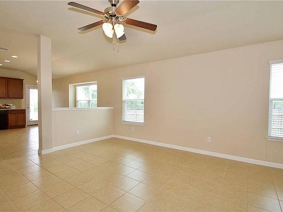 5th image of 313 Hoya Ln
