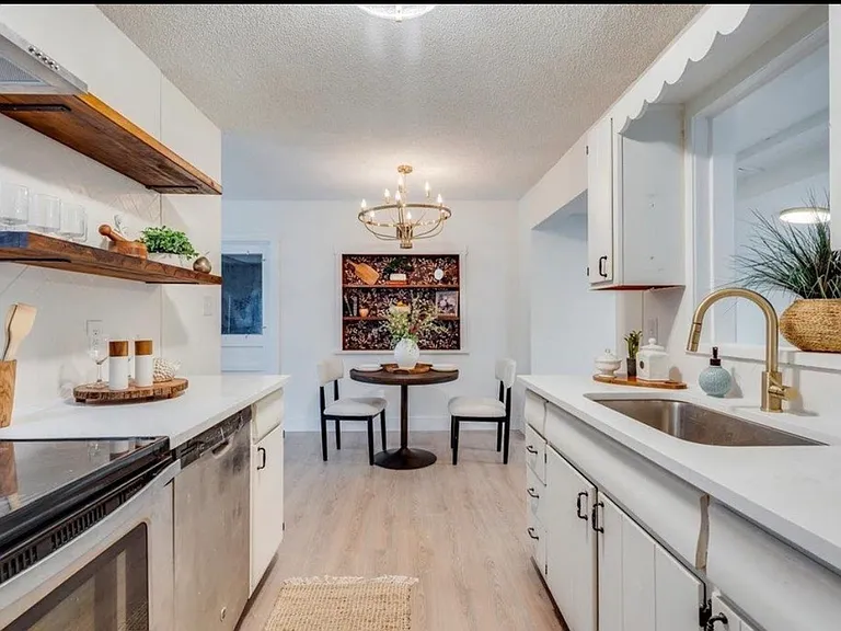 565 S Circle Dr — Photo 7