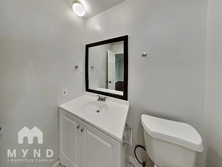 8814 Miami Dr — Photo 11