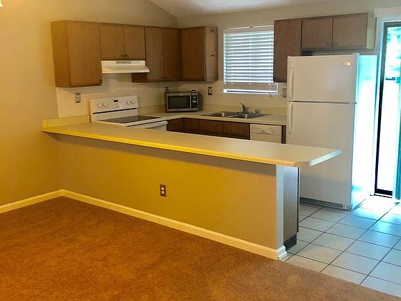 4th image of 3085 Bonanza Dr