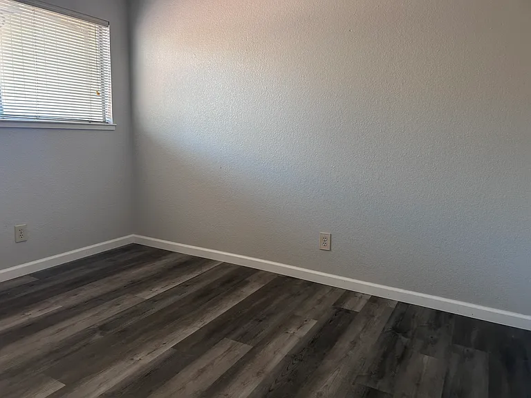 1741 W Lockeford St #3 — Photo 7