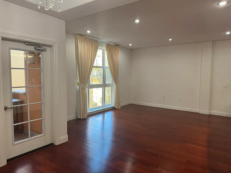 151 El Camino Real — Photo 3