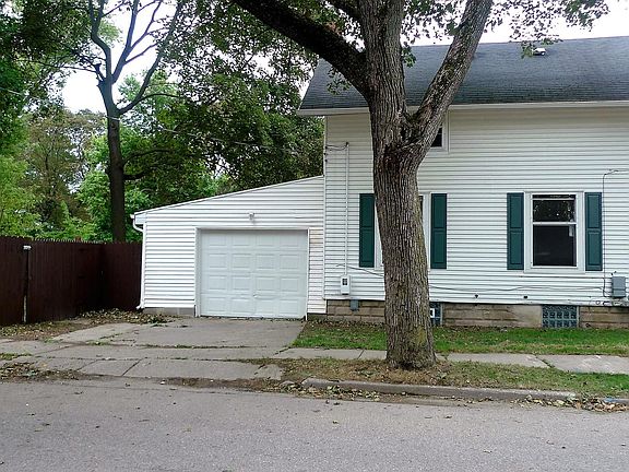2nd image of 1362 Roosevelt Ave