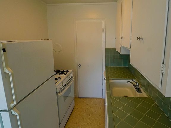 5th image of 359 Green St APT 6